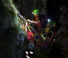 Veszélyes szakaszon keresik a hegyimentők az eltévedt ukránokat – Az egyik férfi sérült