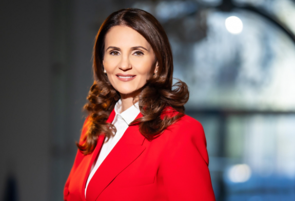 Nem hallgat Călin Georgescura az AUR, bojkott helyett Anca Alexandescut támogatják a főpolgármester-választáson