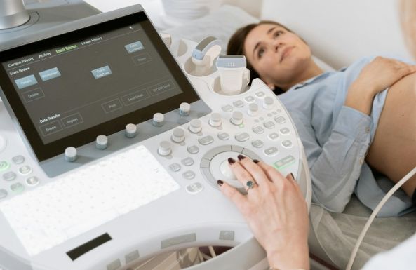 Tanulmány: Növekszik az autizmus-kockázat, ha az anya a terhesség alatt megfertőződik  koronavírussal