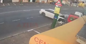 Részegen okozott balesetet egy rendőr, majd elmenekült a helyszínről (VIDEÓ)