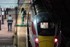 Vádat emeltek a londoni késelő ellen