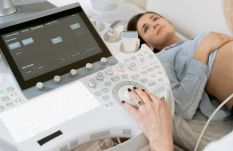 Tanulmány: Növekszik az autizmus-kockázat, ha az anya a terhesség alatt megfertőződik  koronavírussal