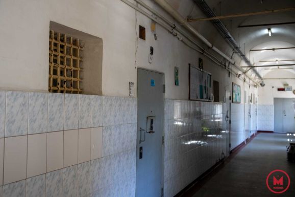 Őrizetbe vették a fogyatékost bántalmazó ápolónőt