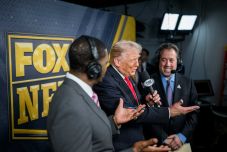 Botrány a BBC-nél, Trump „becstelennek” nevezte a két lemondott vezetőt (VIDEÓ)