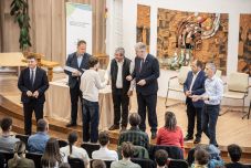 A tanulmányi versenyek legjobbjait jutalmazták Csíkszeredában