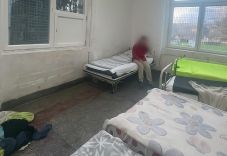 Rémkórház Dicsőszentmártonban: megkötözött betegek embertelen körülmények között