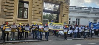 Bércsökkentéstől tartanak a pedagógusok – Szerdán tüntetnek