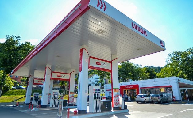 Görög cég vásárolná fel a Lukoil hazai benzinkútjait
