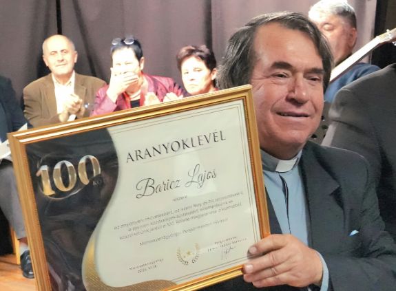 Századik verseskötetét mutatta be Baricz Lajos római katolikus pap Marosszentgyörgyön