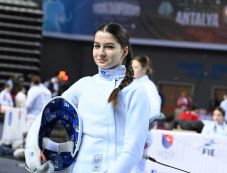 Számos kiváló eredményt elért, tizenötévesen a szatmári vívás nagy reménysége Kurtinecz Johanna