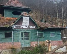 Megújulhat a gyimesközéploki Sötét-patak ikonikus gyógyfürdője