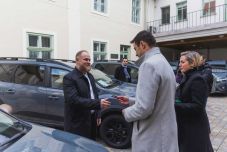 Hat új szolgálati autót kaptak a szórványban szolgáló evangélikus lelkipásztorok 