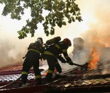 Kigyulladt egy lőszerraktár – Nagy a kár, kilövőtöltetek alkatrészei égtek el