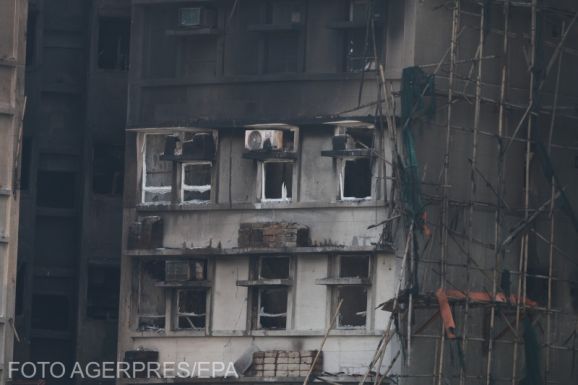 Legkevesebb 128 ember vesztette életét a hongkongi tűzben – Véget ért az oltás a lakótömbnél