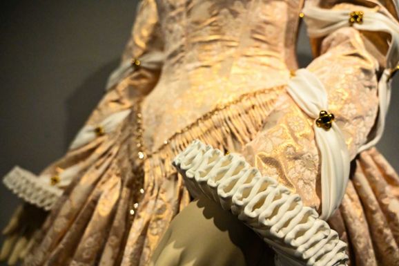 Erdélyi fejedelmek rekonstruált viseleteit állították ki a gyulafehérvári fejedelmi palotában