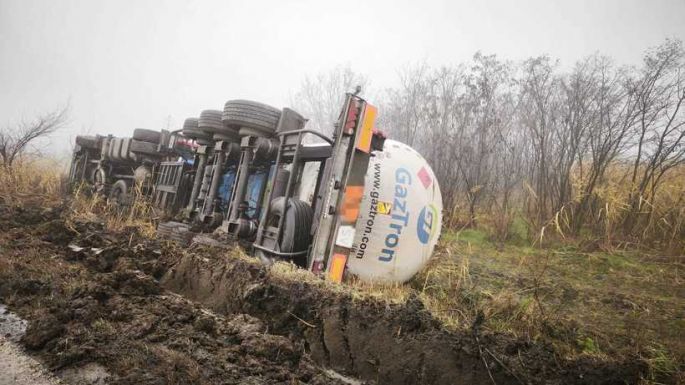 Felborult egy LPG-t szállító, ukrán tartálykocsi Vaslui megyében (VIDEÓ)