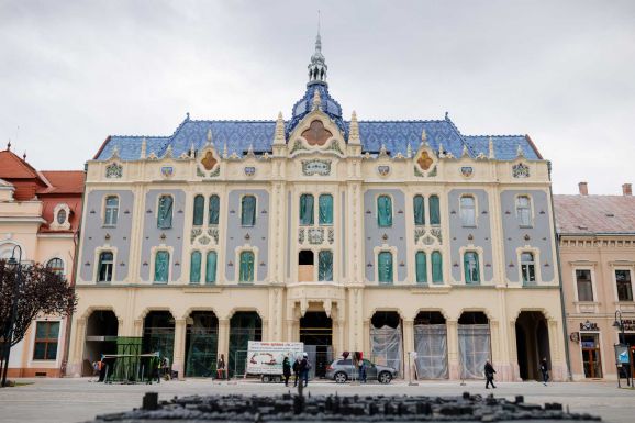 Gyönyörű lett a szatmári főtér szecessziós ékköve