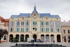 Gyönyörű lett a szatmári főtér szecessziós ékköve