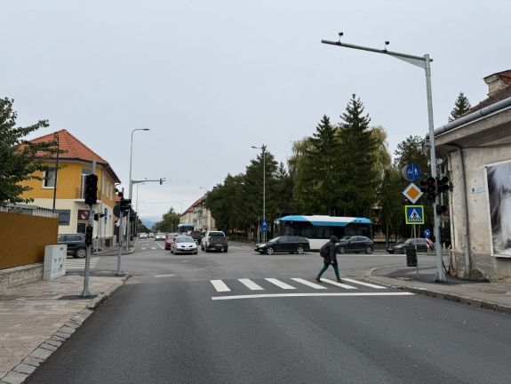 Elhamarkodottan felszerelt táblák okoztak forgalmi káoszt Sepsiszentgyörgyön