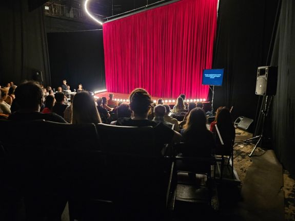 Színházak vészkiáltása: a költségcsökkentő rendelet a kulturális élet összeomlásához vezethet