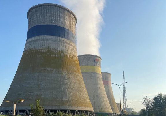 Fontos a gyár működése, de a lakók átláthatóságot várnak el az Azomureștől