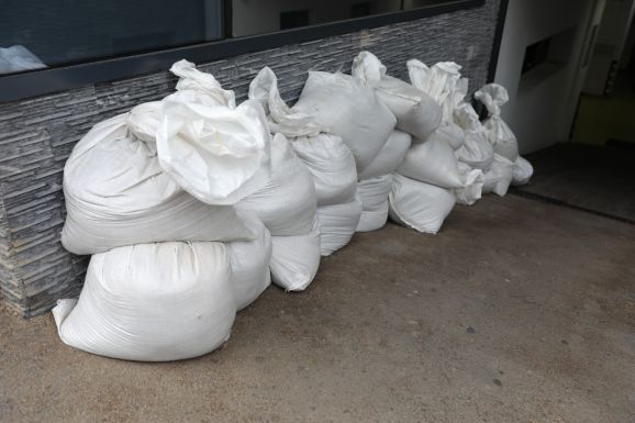 Ellopták az árvízvédelmi homokzsákokat Konstancán