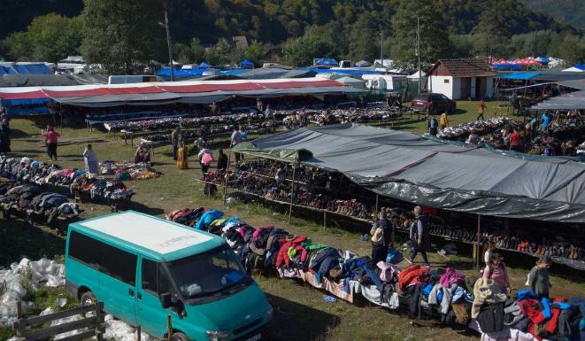 Hargita megye: főleg hamis márkajelzésű ruhákat és mosószereket foglalt le a rendőrség  