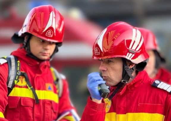 Tűz a társasházban egy égve felejtett cigaretta miatt – Nyolcvan lakót kimenekítettek 