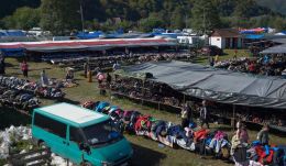 Hargita megye: főleg hamis márkajelzésű ruhákat és mosószereket foglalt le a rendőrség  