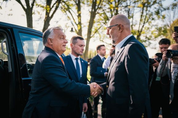 Orbán Viktor: Az RMDSZ Bukarestben a stabilitás és a józan ész, Budapesten a megbízható partner