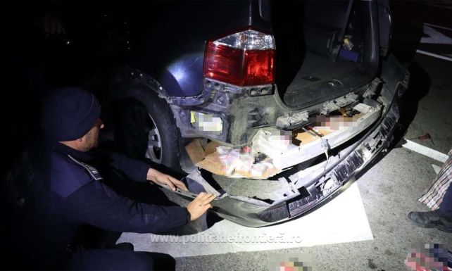 Közel 3000 csomag cigarettát rejtett el egy férfi az autójában, hogy átcsempéssze a határon