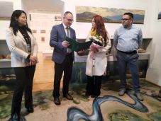 Elismerő oklevelet vehetett át a csíkszeredai városházától Sántha Xénia