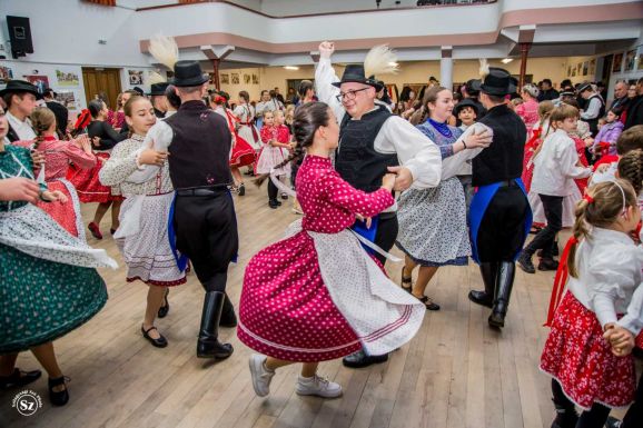Kraszna: Húsz év néptánc, barátság és közösség