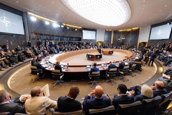 NATO-csúcs: Kollektív választ adnak az orosz drónok légtérsértéseire