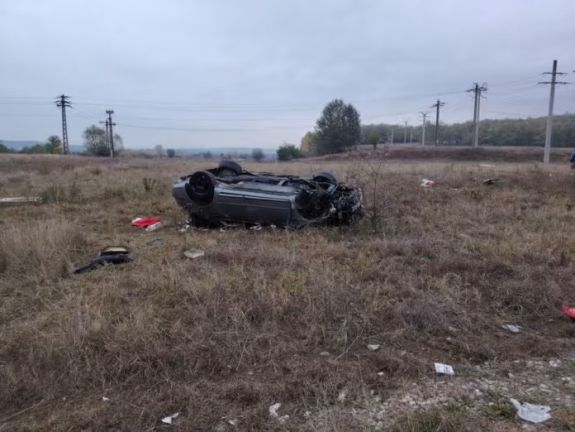 Tragikus baleset: egy 20 éves fiatal meghalt, ketten megsérültek