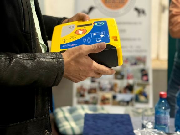 Ingyenes elsősegély-képzés csíkszeredai néptáncosoknak és színészeknek