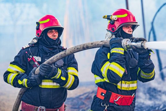 Rövidzárlat miatt kapott lángra egy háromszéki család otthona (VIDEÓ)