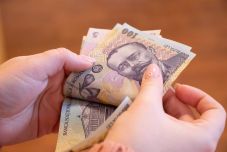 Hibának tartaná a minimálbér befagyasztását a volt munkaügyi miniszter
