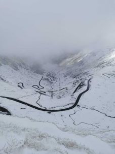 Lezárták a Transzfogaras és a Transzalpina magashegyi utakat