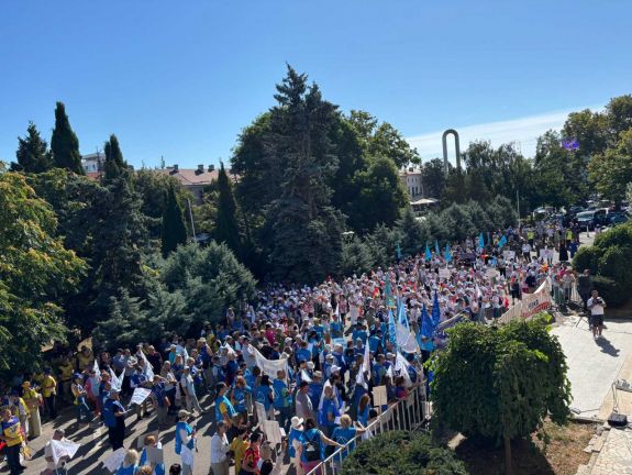 Nagyszabású tüntetésre készülnek a szakszervezetek: „Nem leszünk a megszorítások áldozatai!”