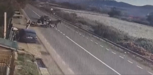 Baleset Kolozs megyében: autó ütközött szekérrel, a ló elpusztult (VIDEÓ)
