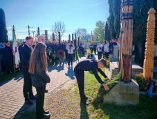 Méltósággal és lélekkel emlékeztek az 1956-os forradalom hőseire Kézdivásárhelyen