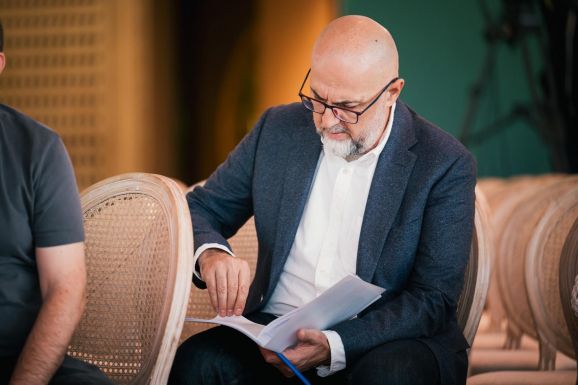 Kelemen Hunor: serkenteni kell a gazdaságot