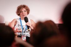 Civil szervezet társalapítóját javasolja miniszterelnök-helyettesnek Bolojan