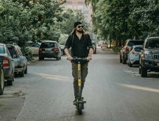 Kötelező biztosítás: „A jármű önmagában nem közlekedik – a személynek kellene felelősséget vállalnia”