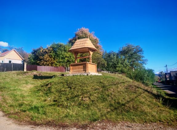 Megújulnak a közkutak Kézdialmáson – Hagyományőrző felújítási program indult