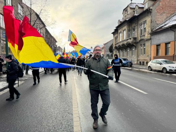 Bénázó országvezetés, magyargyűlölő alternatíva