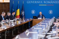 A koalíciónak Bolojannal a kormány élén kell folytatnia munkát