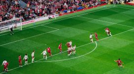 Szoboszlai szabadrúgásgóljával győzte le a Liverpool az Arsenalt