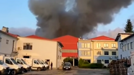 FRISSÍTVE – Gépi lélegeztetésre szorul a szászsebesi tűzeset két sérültje